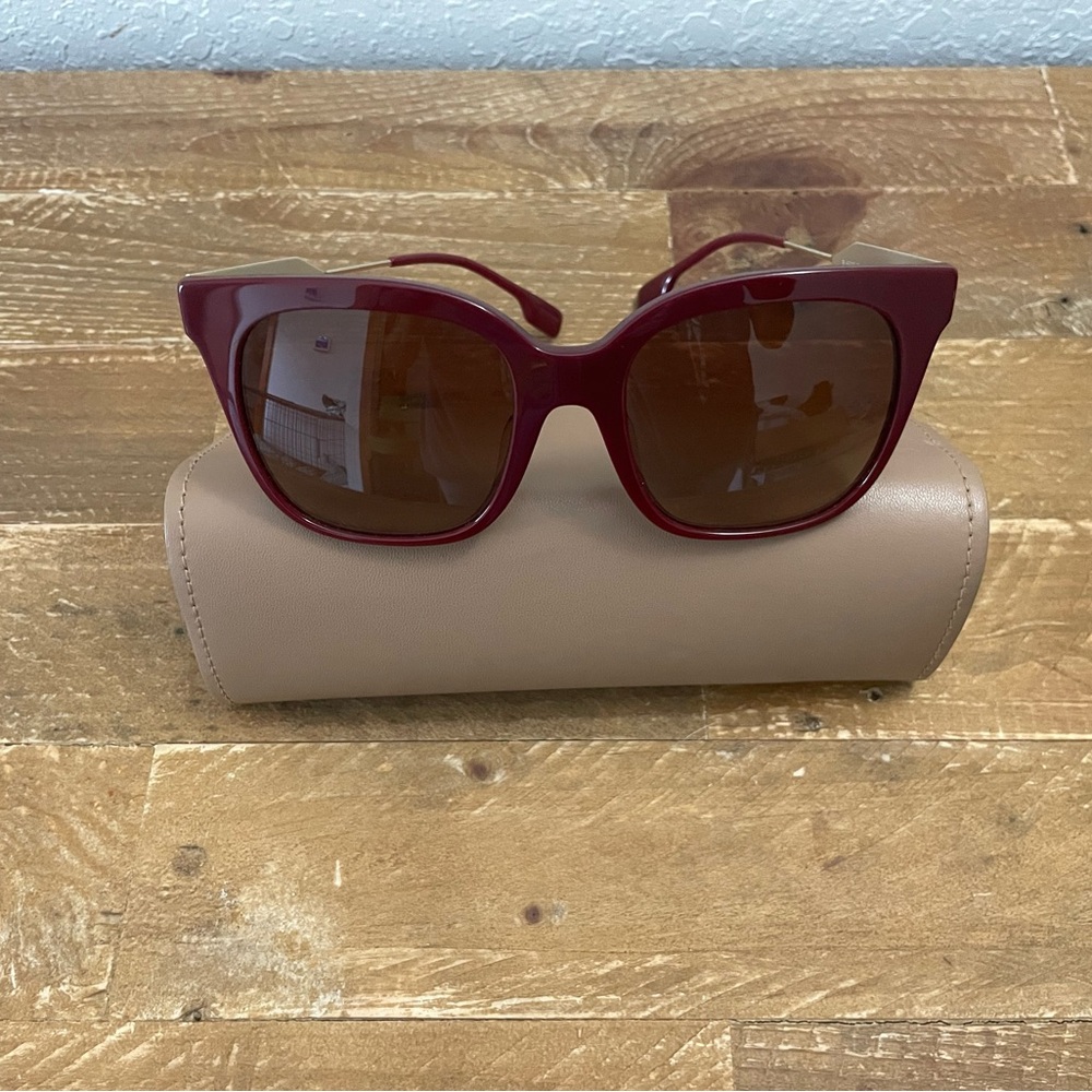 Burberry Sunglasses New - Picture 8 of 13